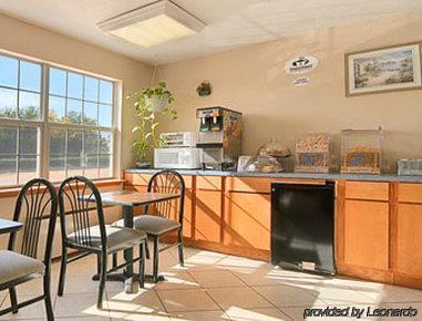 Super 8 By Wyndham Chickasha Hotel Restaurant foto